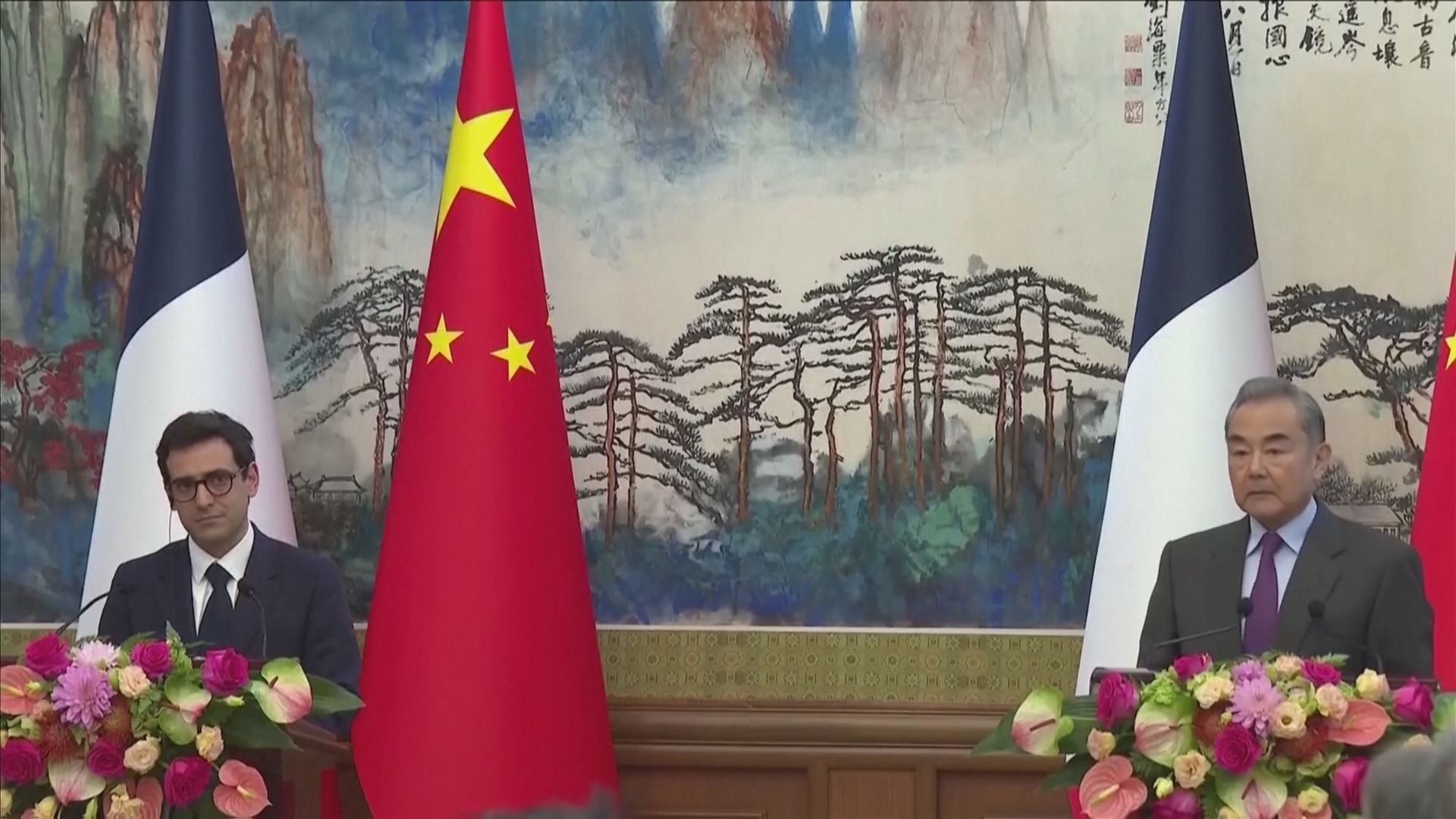 「欧州は中国を必要としている」王毅外相、アメリカが進めるデカップリングに対抗　フランスとの関係強化を強調