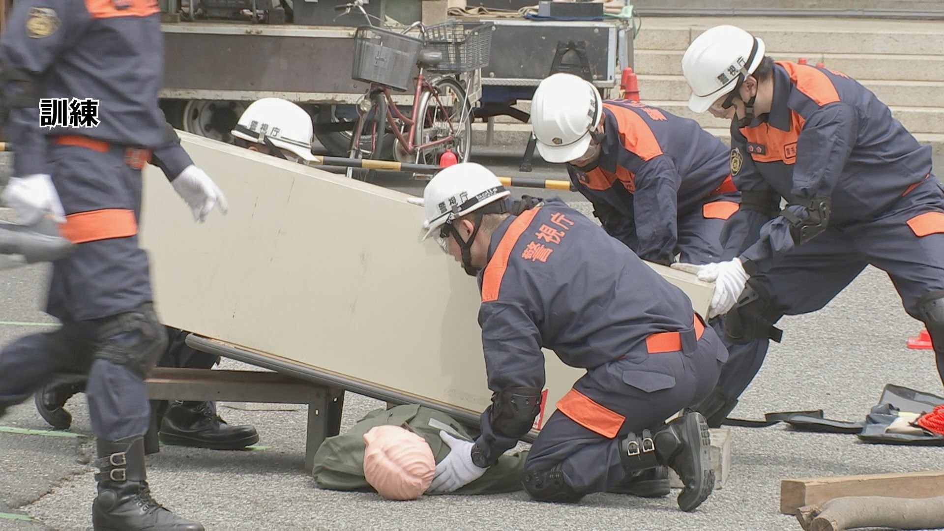 7月の隅田川花火大会に向けて　警視庁などが不審物を処理するテロ対処訓練を実施
