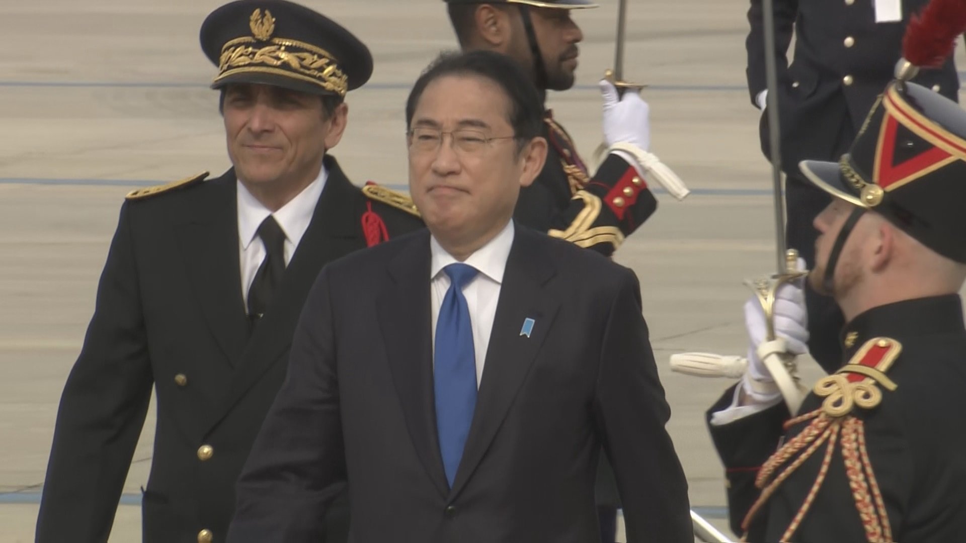 【速報】岸田総理フランスに到着　アタル仏首相との初会談へ