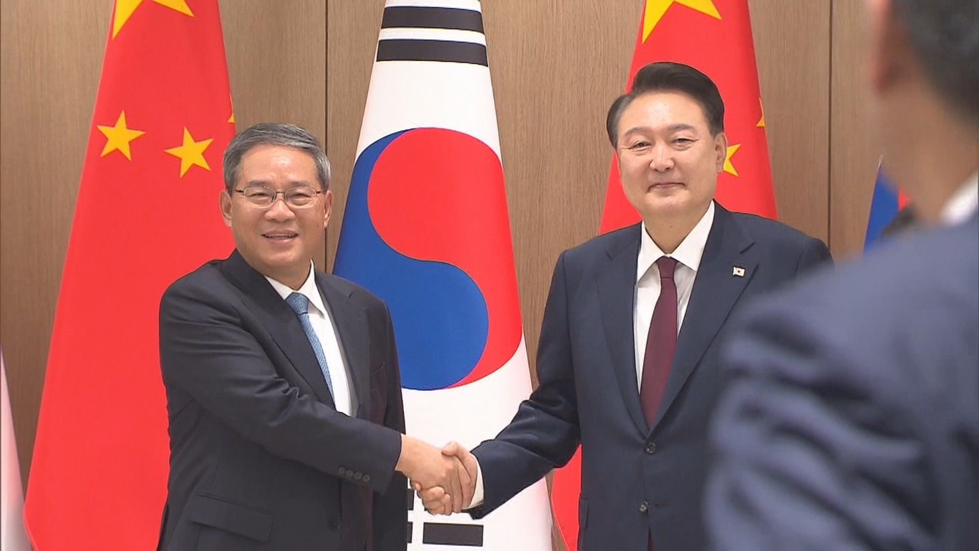 中韓が「外交安保対話」を新設へ　中韓首脳会談で合意　尹大統領「中国が常任理事国として平和の砦の役割を」