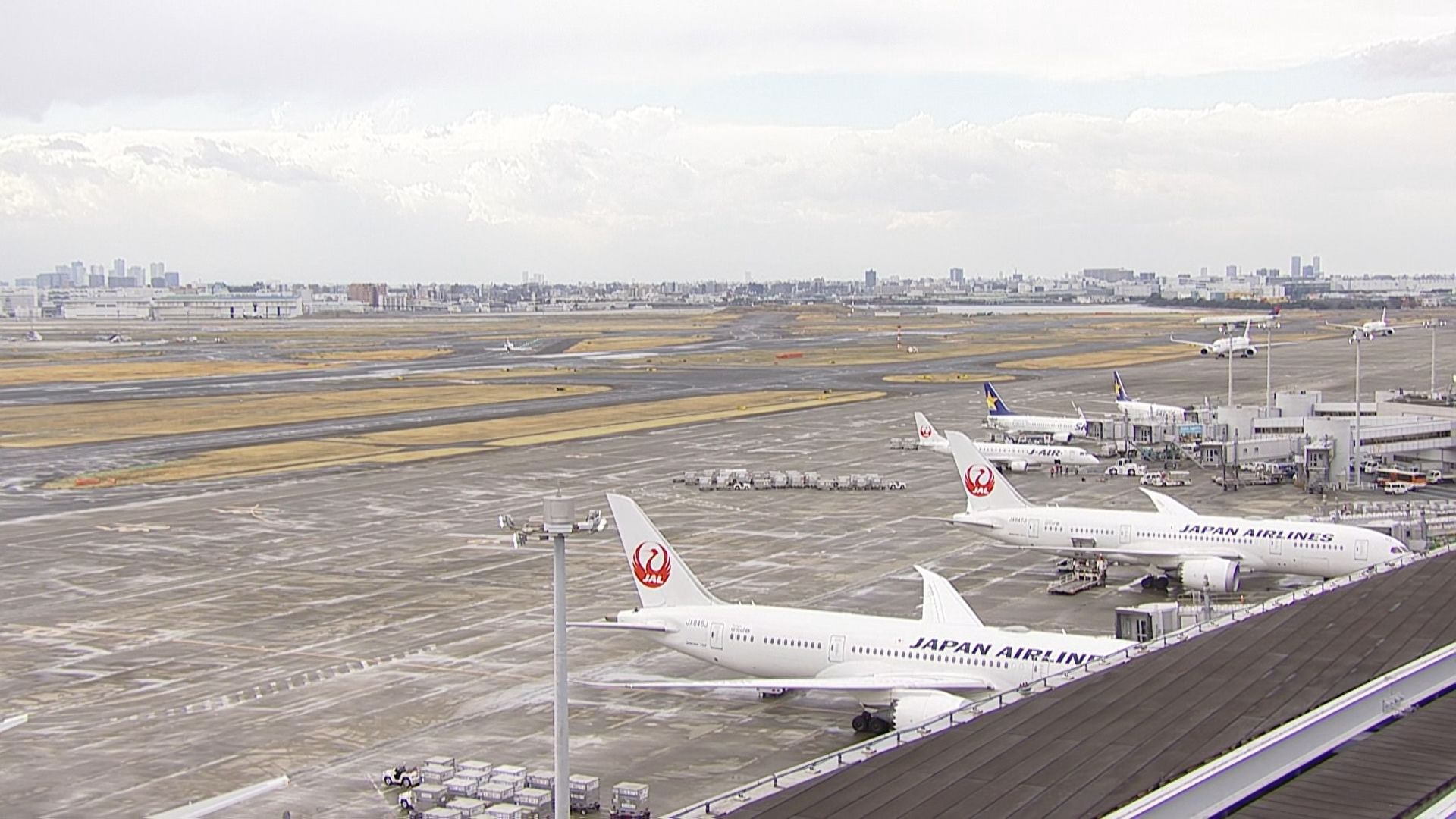 西日本から東北の大雨で交通に影響　日本航空と全日空で51便欠航　東海道新幹線は運休や運転見合わせの可能性（午後1時現在）