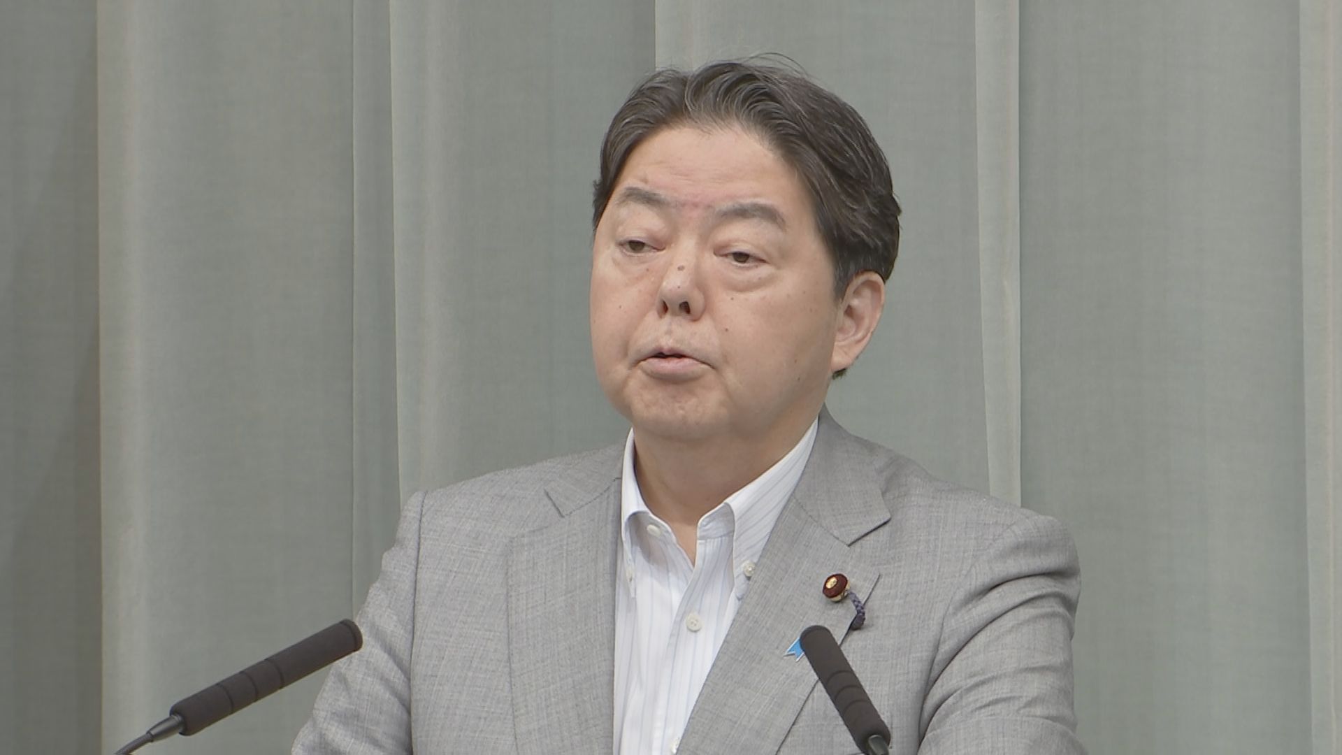 林官房長官「ロシアへの渡航はやめて」 ロシア南部で宗教施設に襲撃　日本人被害情報なし