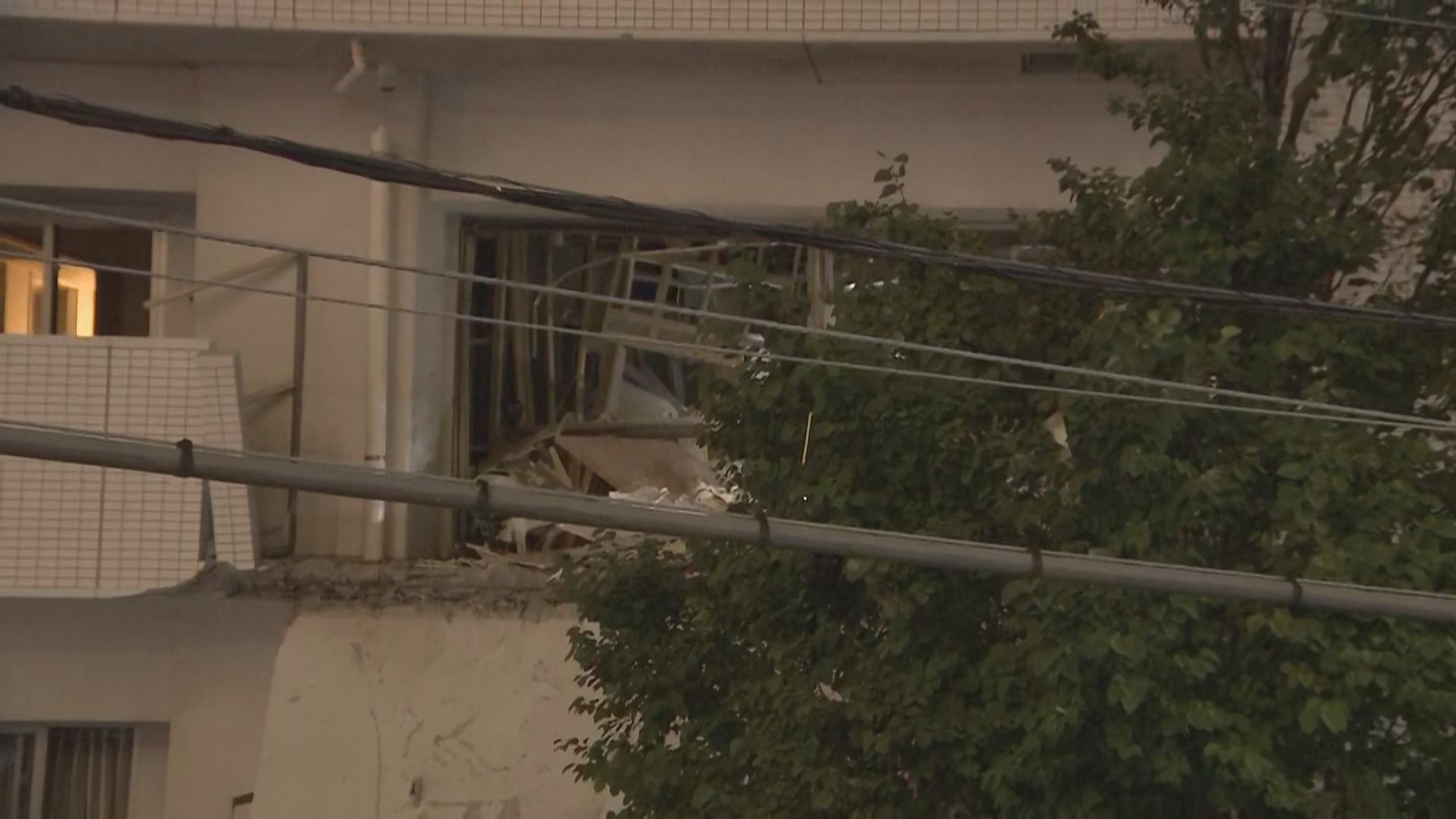 埼玉・川口市のマンション3階の部屋で爆発　住人の男性1人けが　近隣住民「雷のようなドーンという音」周辺にガラスの破片散乱