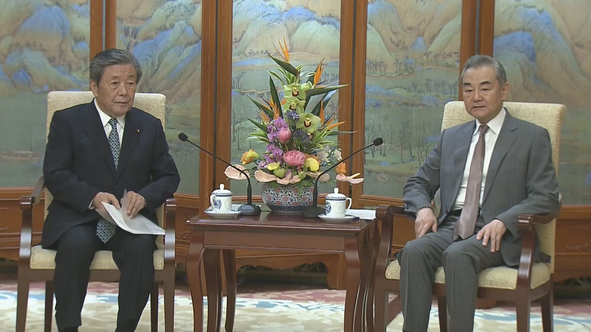 中国・王毅外相　自民党・森山総務会長と会談　台湾問題で懸念伝える