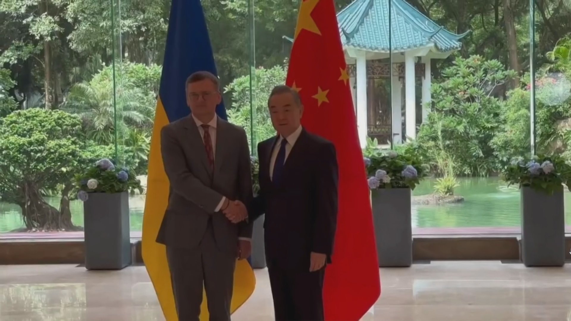 ウクライナ外相 中国外相との会談で「中国側はウクライナの主権と領土保全を尊重する立場を改めて明確に」