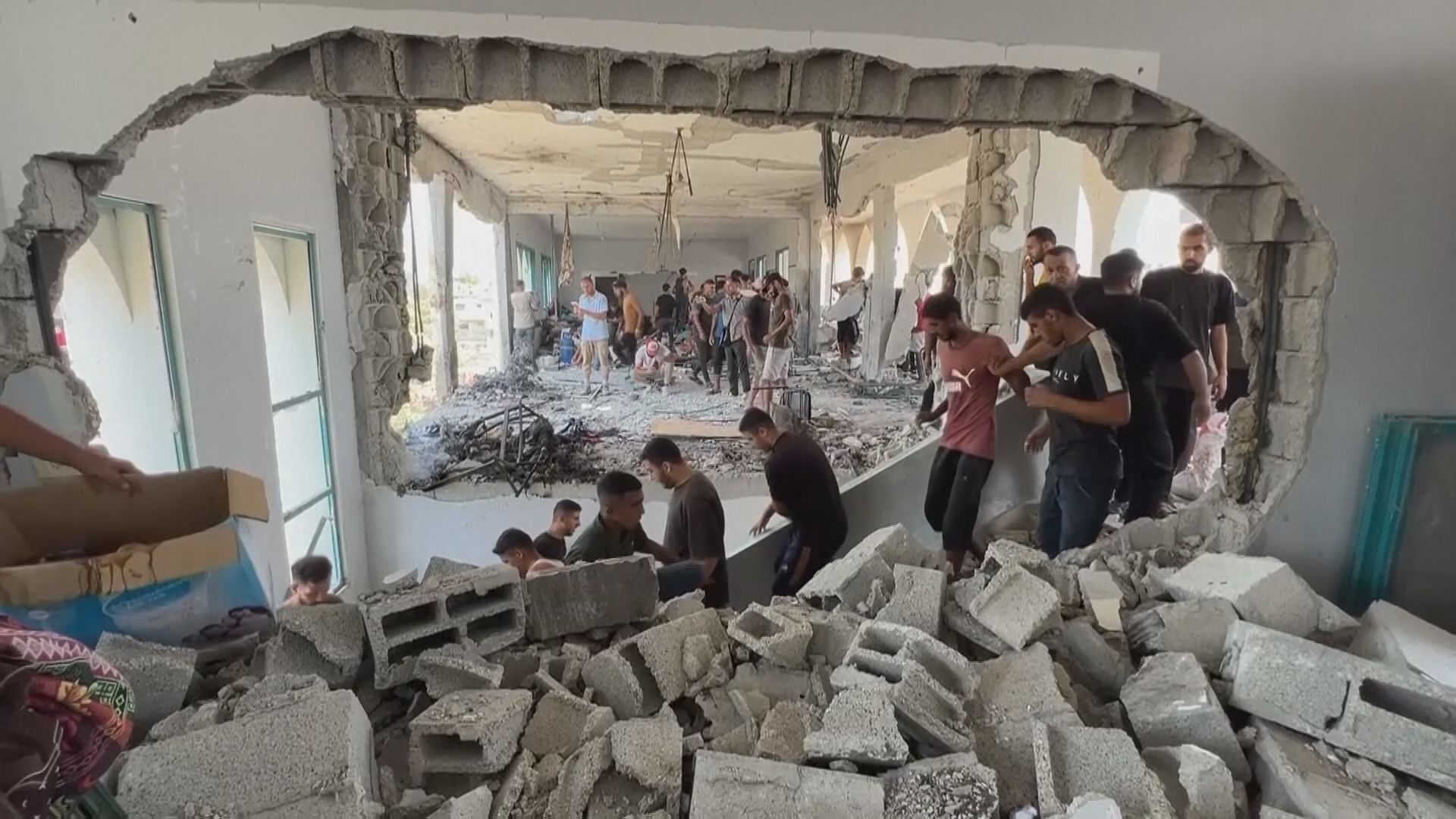 イスラエル軍がまたもガザの学校を攻撃 避難民ら30人以上が被害か