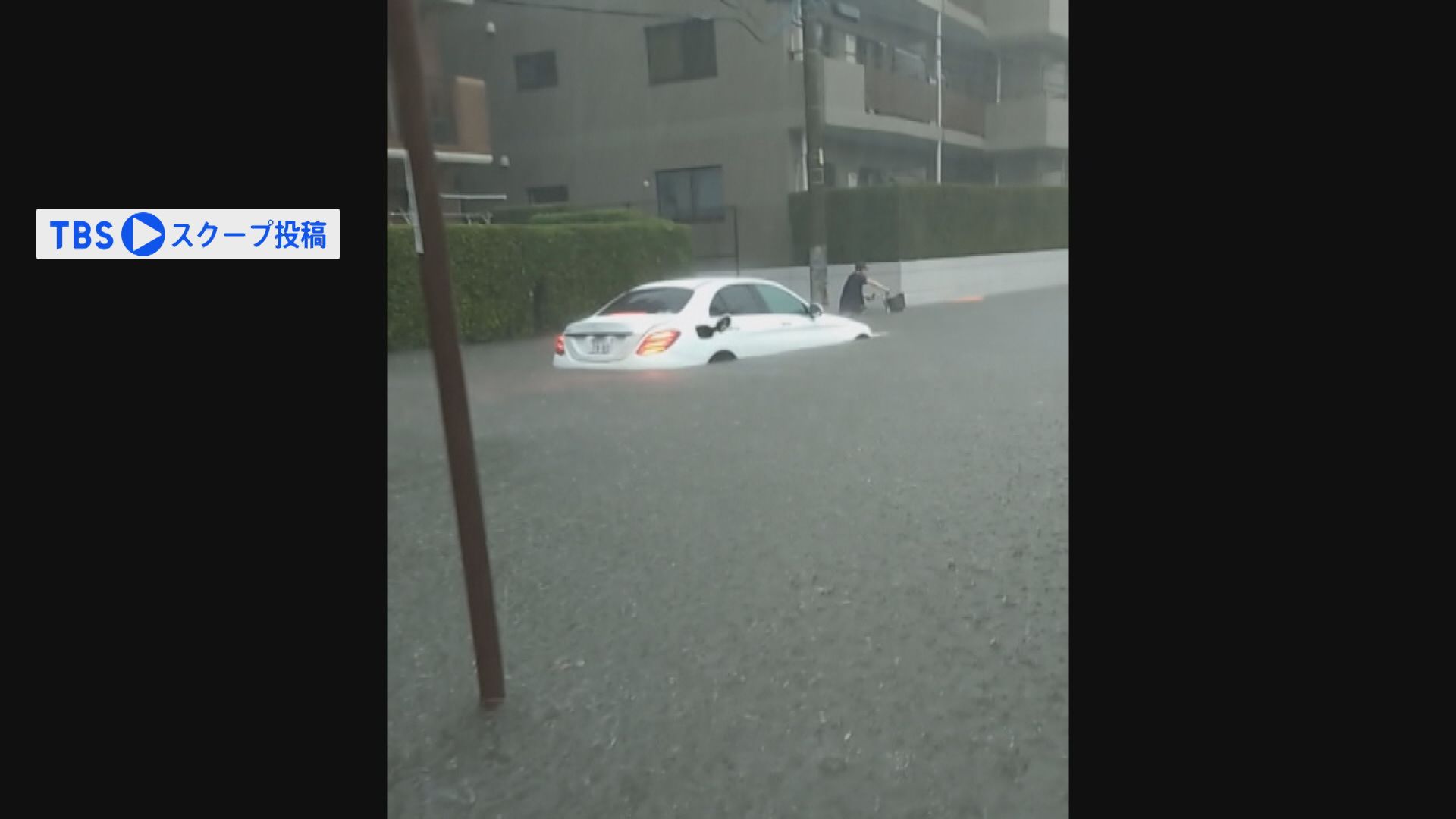 きのう夜「記録的短時間大雨情報」による雨で骨折のけが 開いたマンホールの穴に自転車落ち転倒 45件の床上・床下浸水の被害も 埼玉県