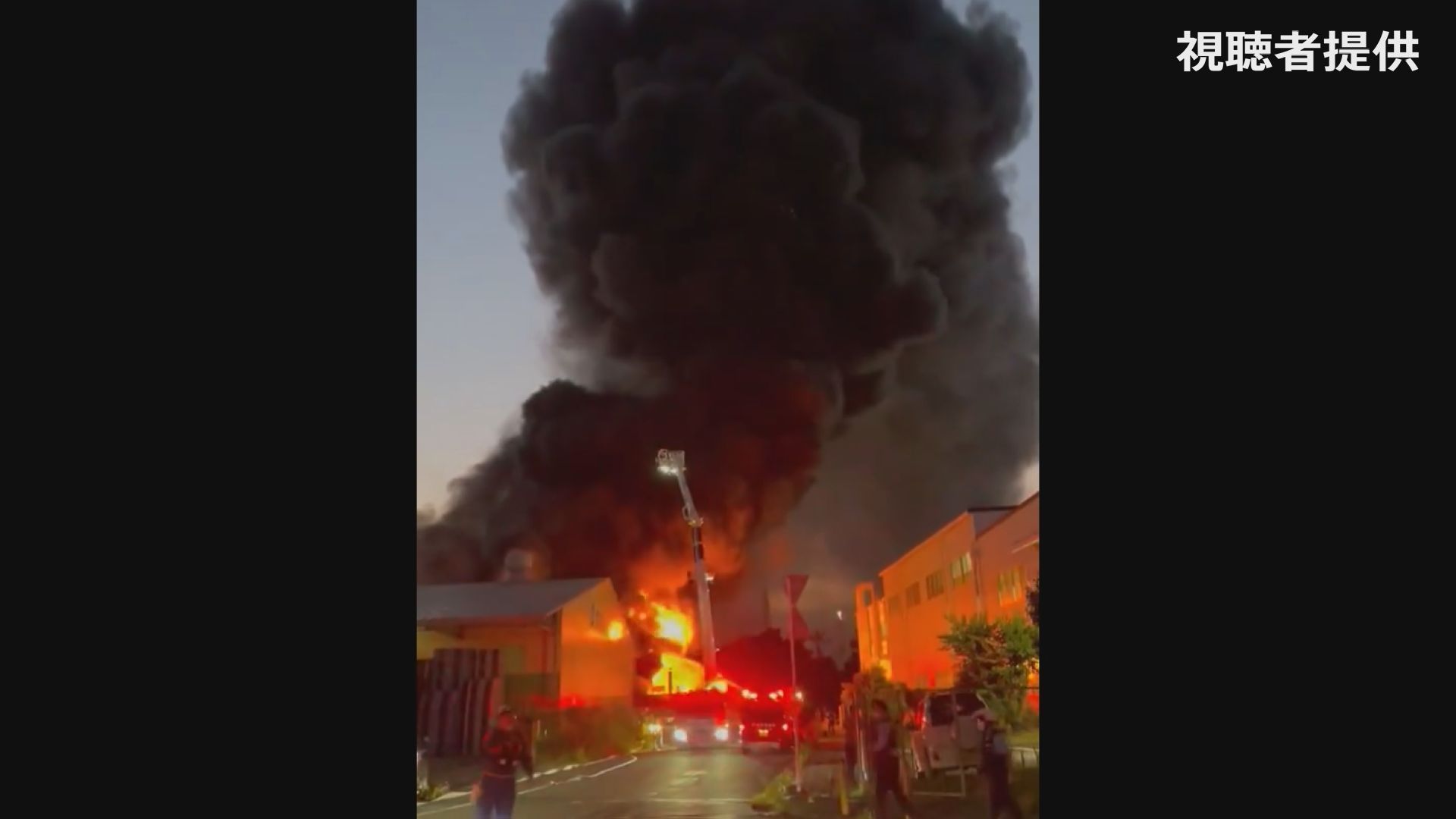「建物内から火の手」千葉・市原市の工場から炎と黒煙あがり延焼中 けが人・逃げ遅れた人は確認されず