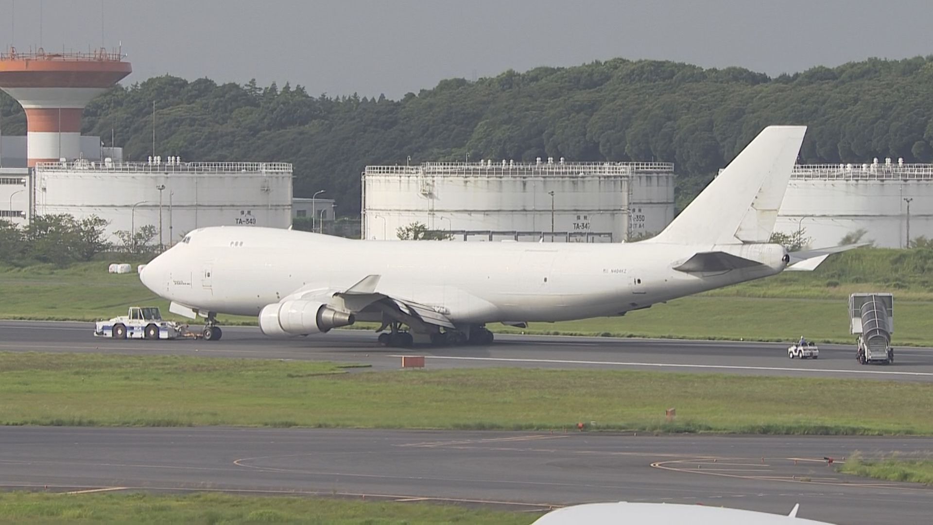 成田空港へ米貨物機が緊急着陸　タイヤの破裂や機体損傷確認され国交省が「航空事故」と認定