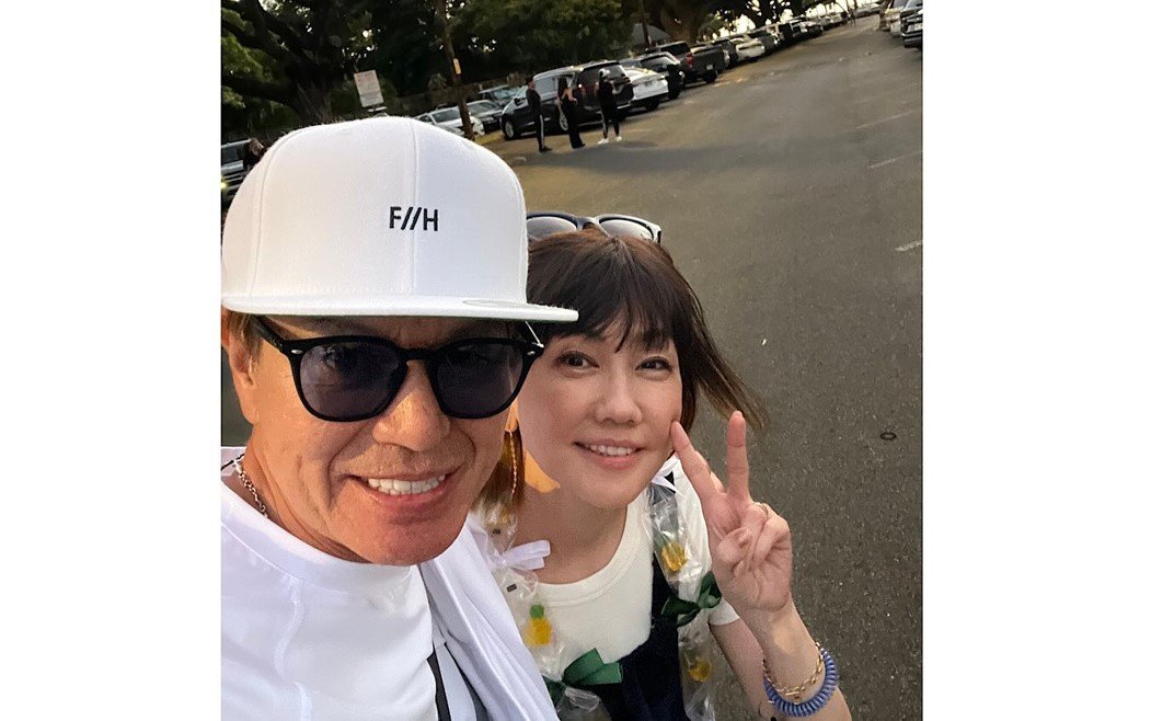 松本伊代さん　夫・ヒロミさんと　「この夏の　いくつかの思い出　楽しかったなぁ」　「#ハワイ」・「#館山」・「#河口湖」　２ショット写真も公開