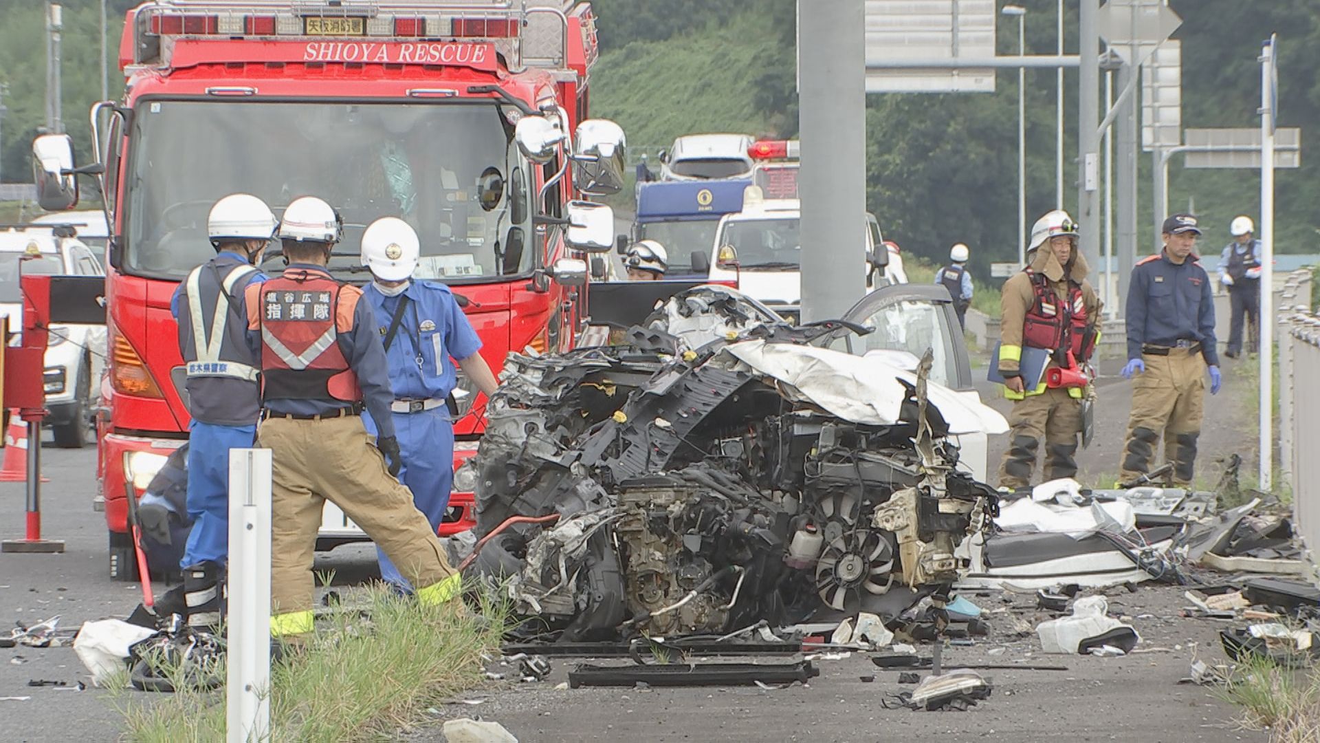 乗用車が国道で道路脇の支柱に衝突し炎上　運転の男性が死亡　栃木・さくら市