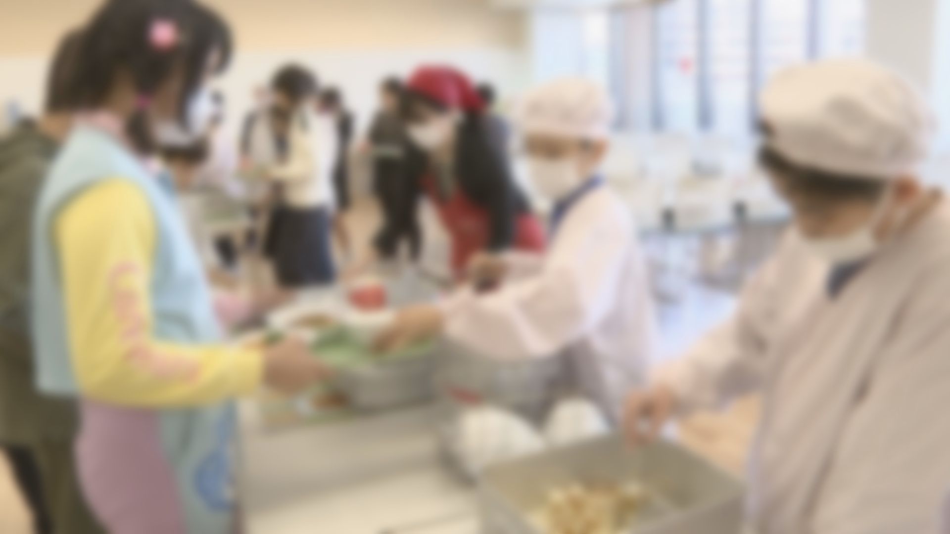 全国一律での学校給食無償化　文科省が公平性や妥当性などの課題を整理　「格差是正につながらず恩恵が及ばない子どももいる」