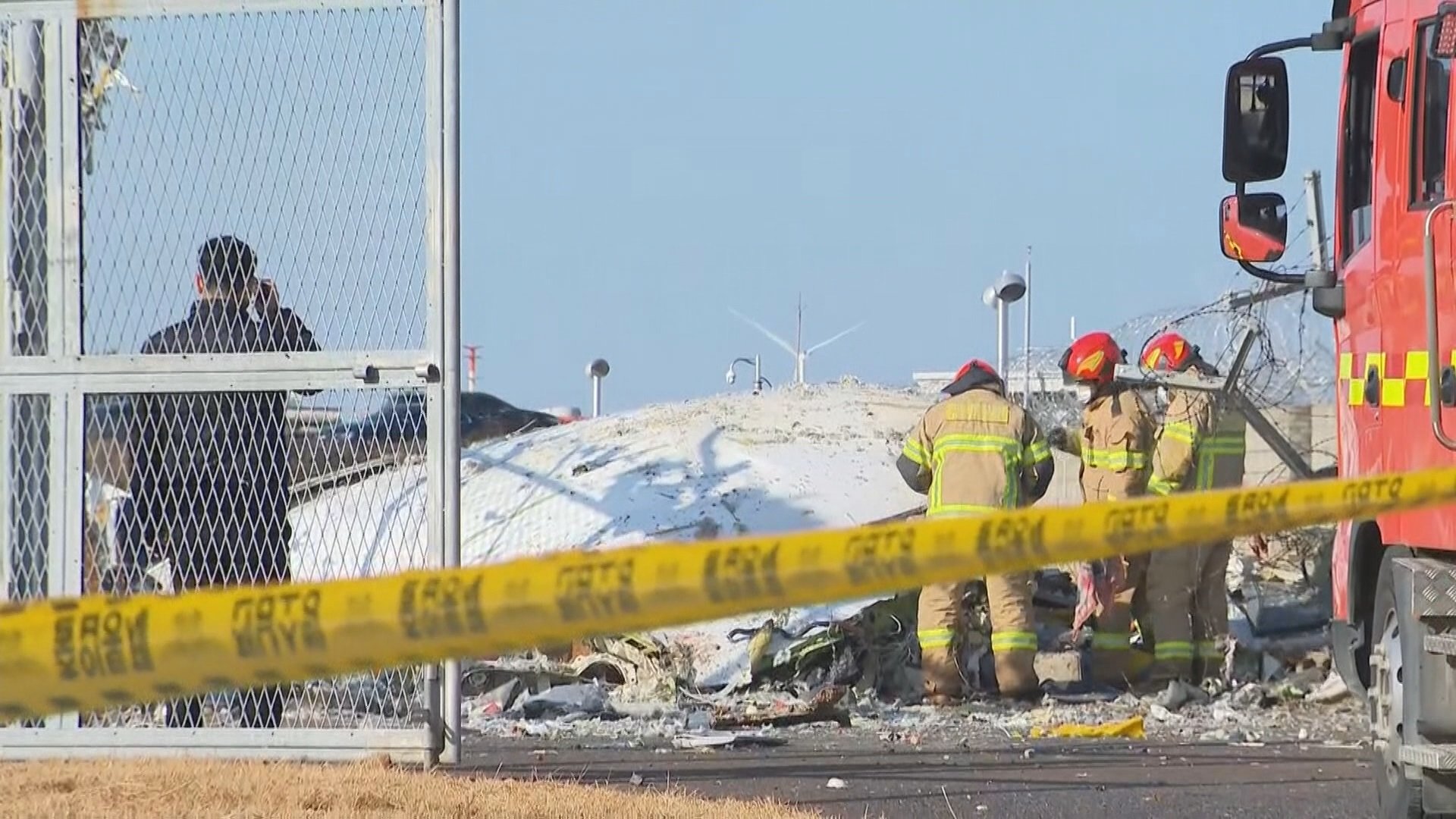 【速報】韓国・務安空港で済州航空機が壁に衝突し火災発生 死者62人に