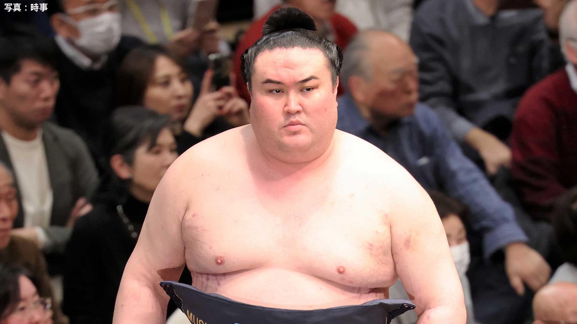 金峰山、初賜杯へ2敗死守！豊昇龍、霧島、王鵬、尊富士ら3敗勢も勝利、1差で逆転V狙う 琴櫻負け越し【大相撲】