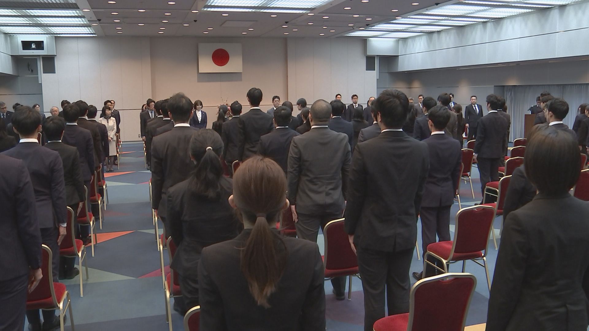 「相手に真摯に耳を傾けて目の前の事件に全力」新たに82人が検察官に　法務省で辞令交付式