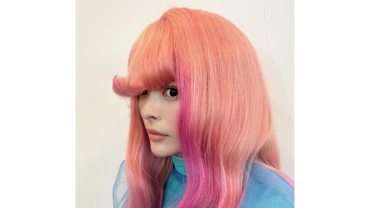 【きゃりーぱみゅぱみゅ】　「Uncanny?」オレンジ×ピンクのグラデーションの遊び心溢れる新ヘアスタイルが話題に　「可愛すぎて、鼻血出ます」「前髪くるくるはらじゅく、かわいい！」などの声
