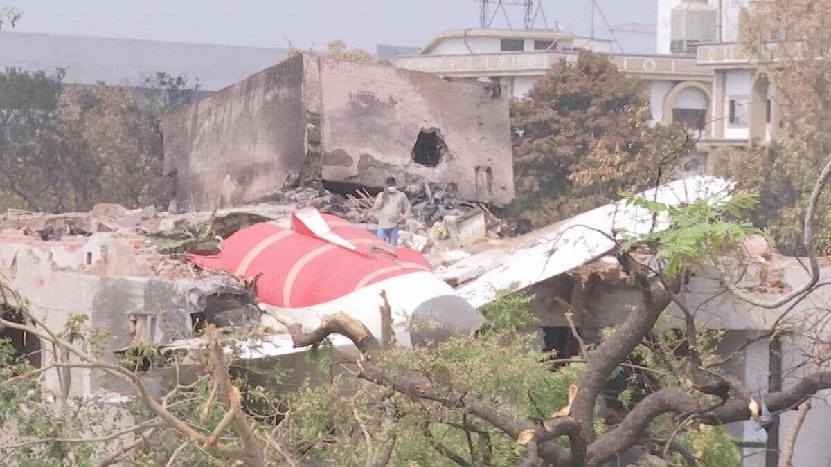 米紙“燃料スイッチがオフだった可能性” 墜落のエア・インディア機 離陸後に推力失われた？インド当局が初期報告を公表の見通し