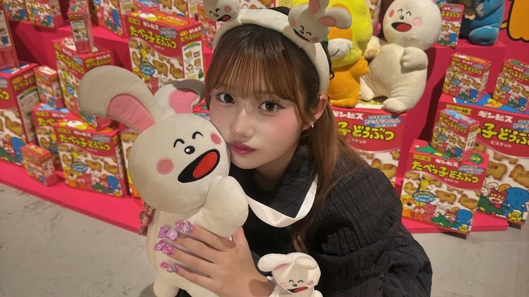 【辻希美・長女】希空「たべっ子どうぶつLAND」で「全身うさぎさん」　映画「たべっ子どうぶつ THE MOVIE」の “うさぎちゃん” に共通点