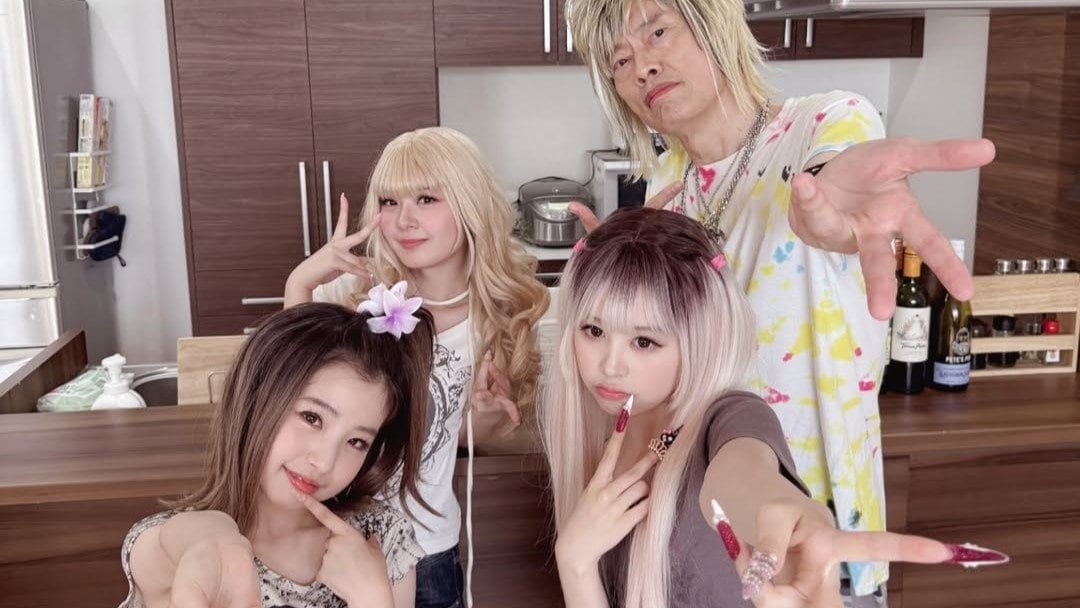 【 増田梨沙 】「はじめてギャルになった日」 “超かわウィ〜” と言われ「マジ卍～」共演者とテンションアゲの4ショット　梶原叶渚・星乃夢奈に遠藤憲一も参加