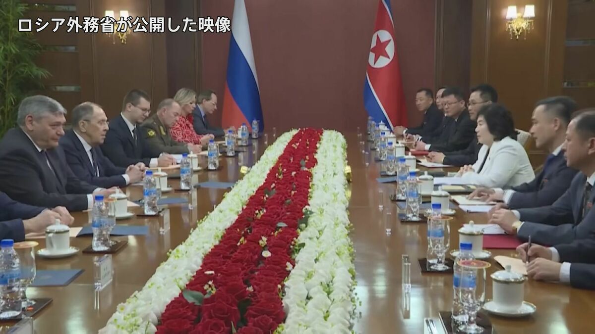 ロシア・ラブロフ外相が北朝鮮訪問し崔善姫外相と会談　北朝鮮の派兵「兄弟関係」と称賛