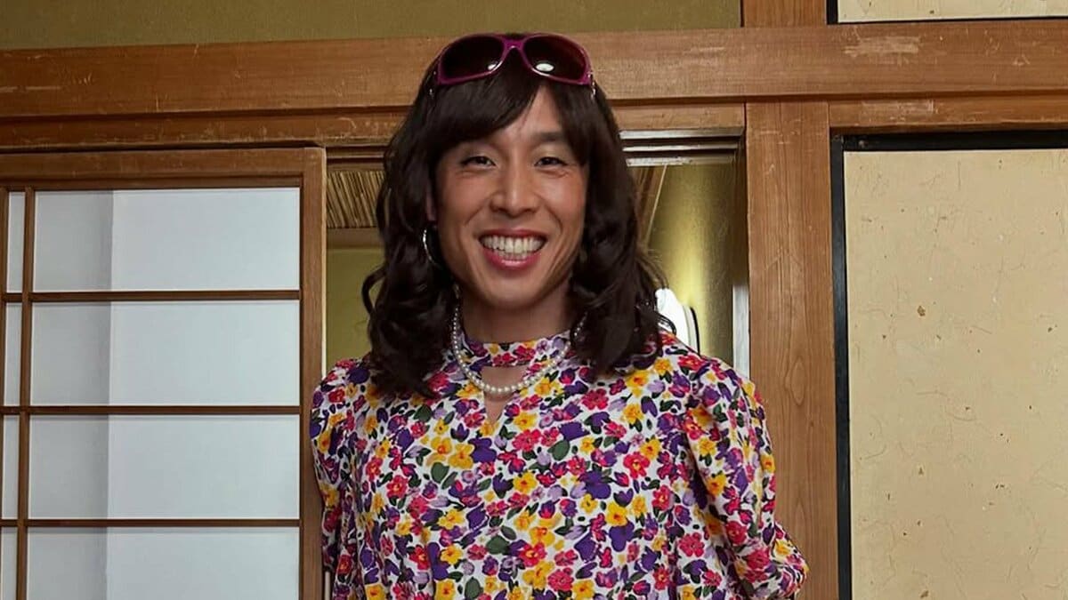 【 なかやまきんに君 】 花柄ワンピースや赤いビキニで 筋トレアドバイス 「キャー女性の姿のきんに君も美でステキー」と反響続々