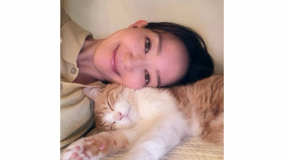 【 松島花 】 愛猫との温かなひととき 「起きている時に絶対に爪が切れない」 爪切り成功の裏技を公開