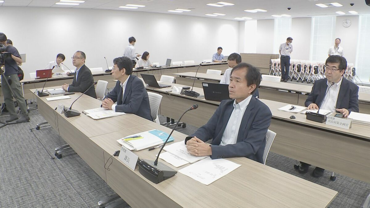 気象庁「火山情報アドバイザリー会議」の臨時会が初会合 新燃岳の活発な噴火活動継続で 今後発表する情報の内容などについて検討