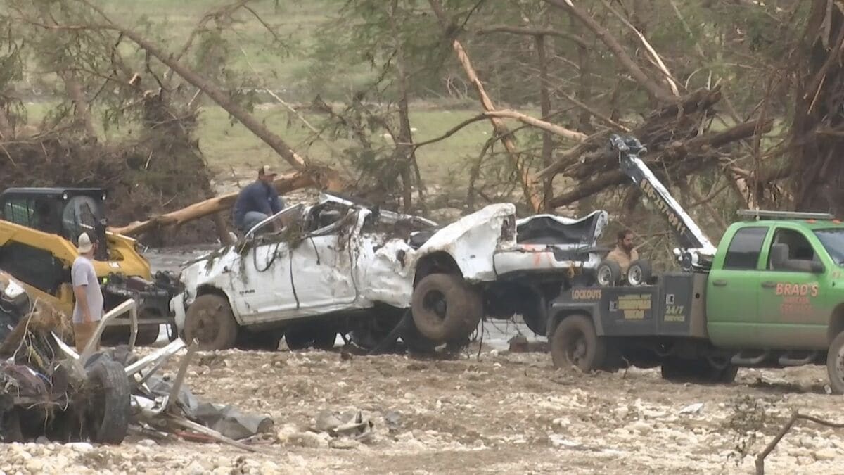 アメリカ・テキサス州の洪水 100人以上の無事を確認 行方不明者は3人まで減少 死者は135人に