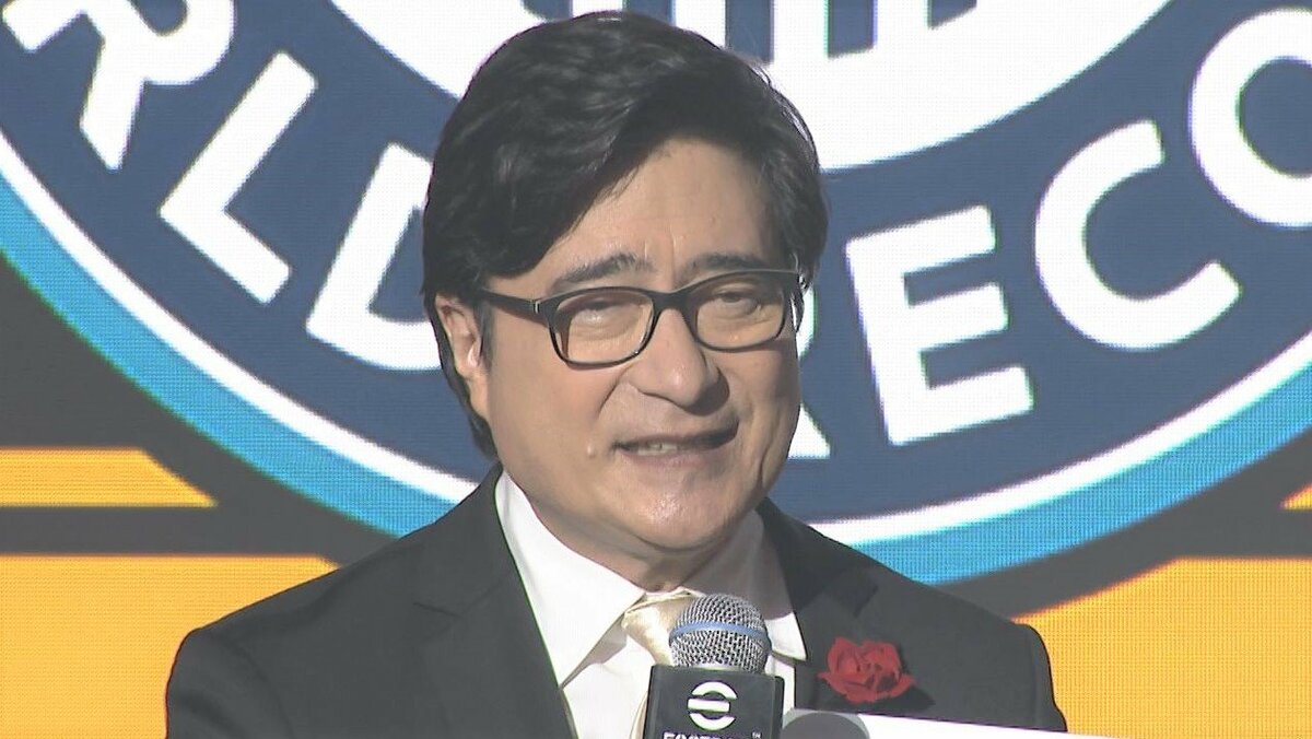 【ジョン・カビラ】ギネス世界記録™︎認定「胸いっぱい」 サッカービデオゲームの最多出演コメンテーターに