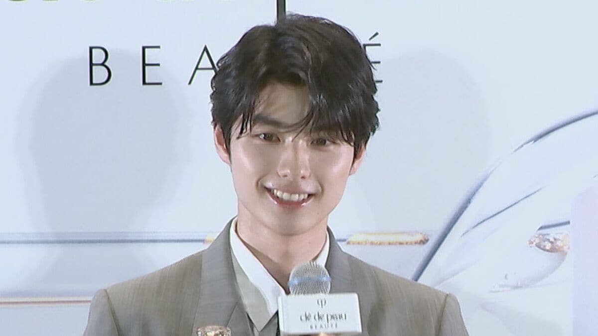 【本田響矢】グレースーツ&キラキラネクタイで登場 3か月ぶりラーメンに「相当輝いていたと思います」