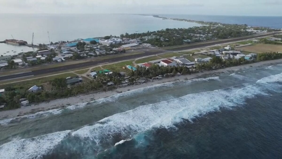 水没危機の島国ツバル、オーストラリアへの特別移住ビザに国民の9割応募