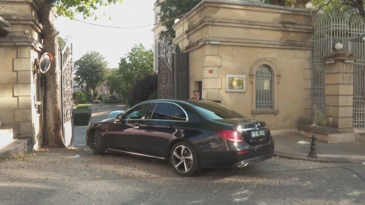 イランが英仏独と核協議 イラン側は「自らの立場を改めて説明」欧州側は制裁復活も検討協議継続で合意