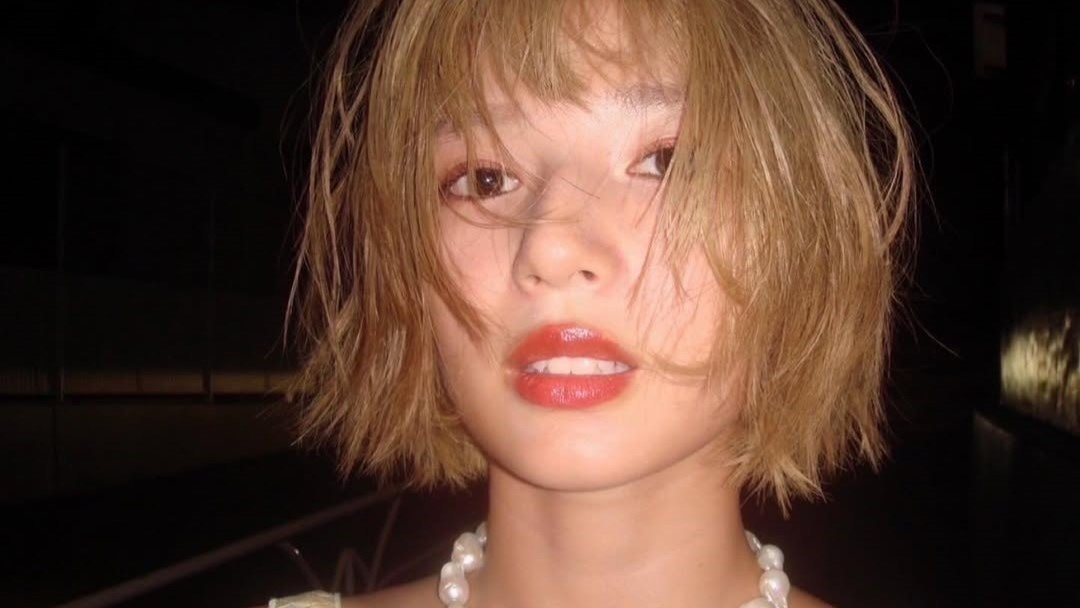 【 石井杏奈 】「イメチェーーーン」 “憧れのハイトーン” 「やっとできたぁ」　フォロワー賛辞「黄緑とかオレンジとか水色もやってほしい」