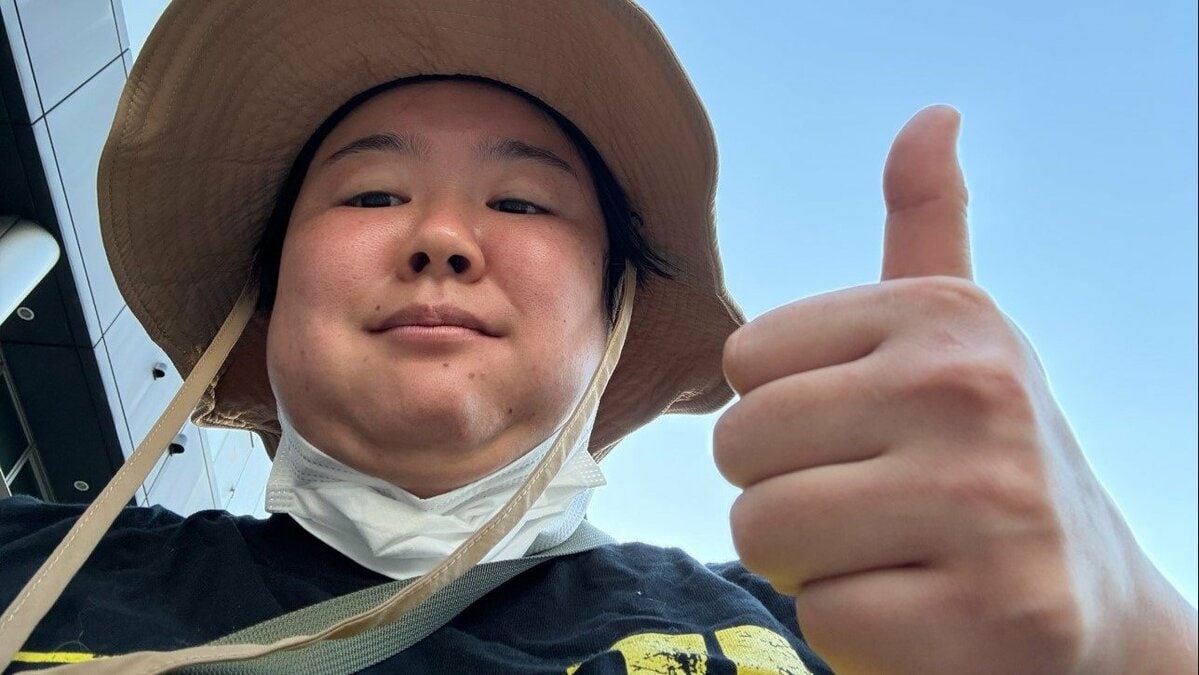 【 やす子 】「親知らず3本抜いたよ〜」親指立てて楽勝ポーズ 「歯医〜」 フォロワー気遣い「お薬飲んですぐ寝ましょ」