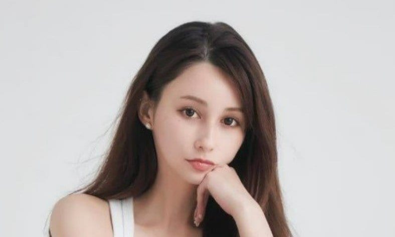 【 ダレノガレ明美 】 「今日、新しいバイク納車」「塗装したから時間かかったー 2台目〜」 SNSで報告