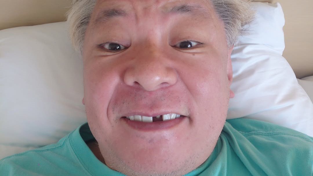 【 鈴木おさむ 】 “差し歯抜ける” 息子・笑福(えふ)くんと二人旅の最中に「小さなピンチ」