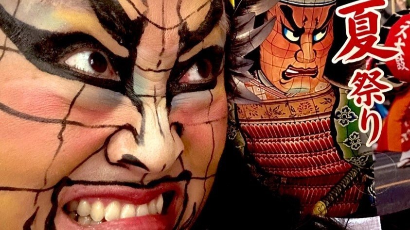 【 キンタロー。】「ねぶた祭り」 “ものマネ” を超える完成度にフォロワー「どこにいるのか探した」「どっちが本物かわからない」