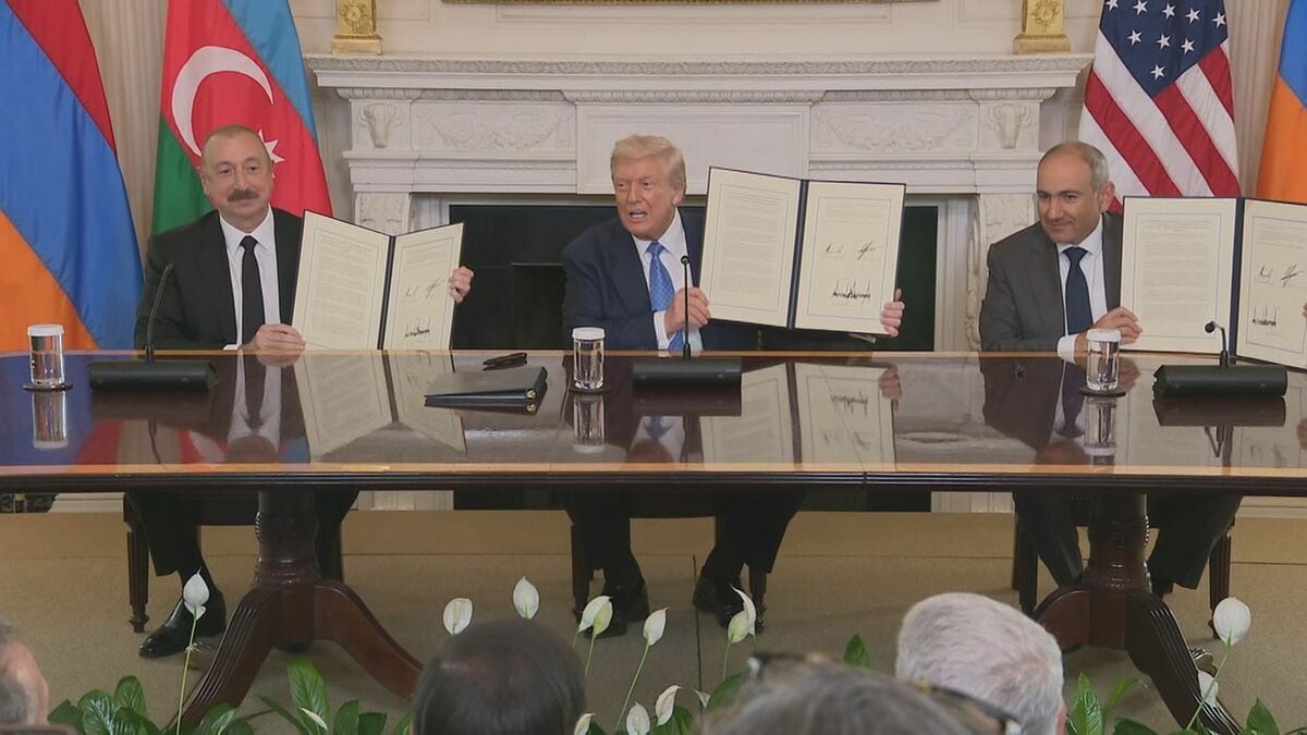アゼルバイジャンとアルメニア トランプ大統領の前で和平に向けた共同宣言に署名