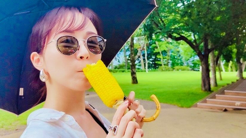 【比嘉愛未】北海道でのオフショット公開 「カニ&ラーメン&寿司」など地元グルメを堪能