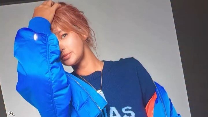 【 梅宮アンナ 】「うふふ」 “久々にモデル気分” 「一番似合っている仕事かも」 雑誌企画の撮影で新しい意欲