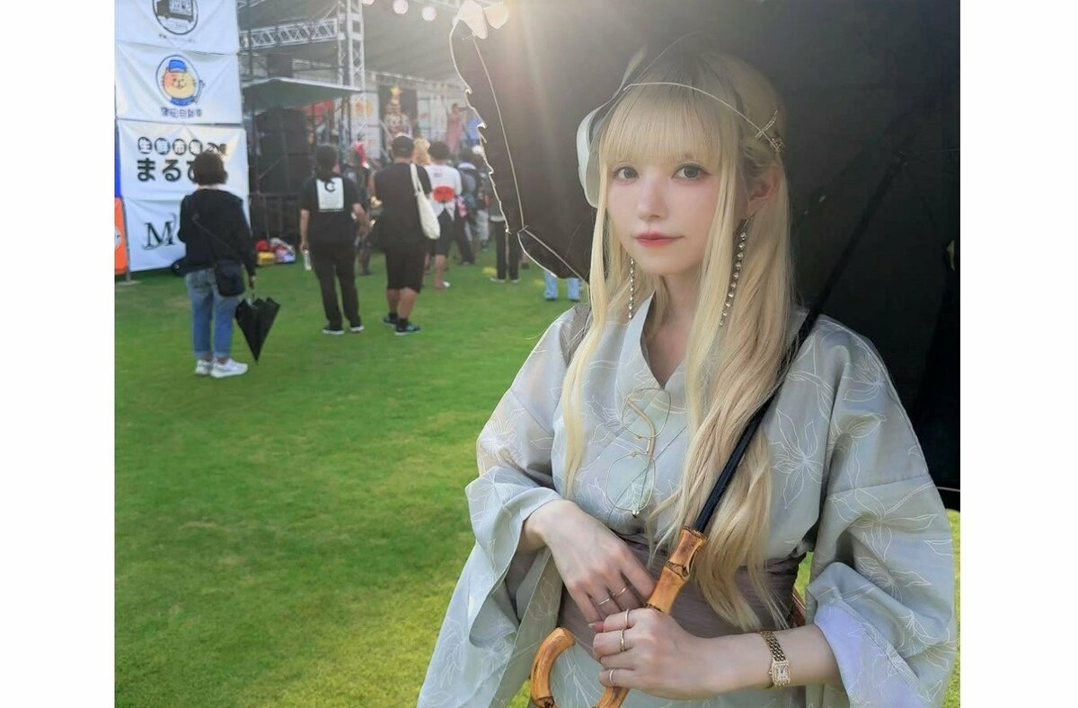 【 益若つばさ 】 「息子と今治の花火大会も行ったよ!」 今治旅行を満喫 今治タオルの工場見学から花火大会も