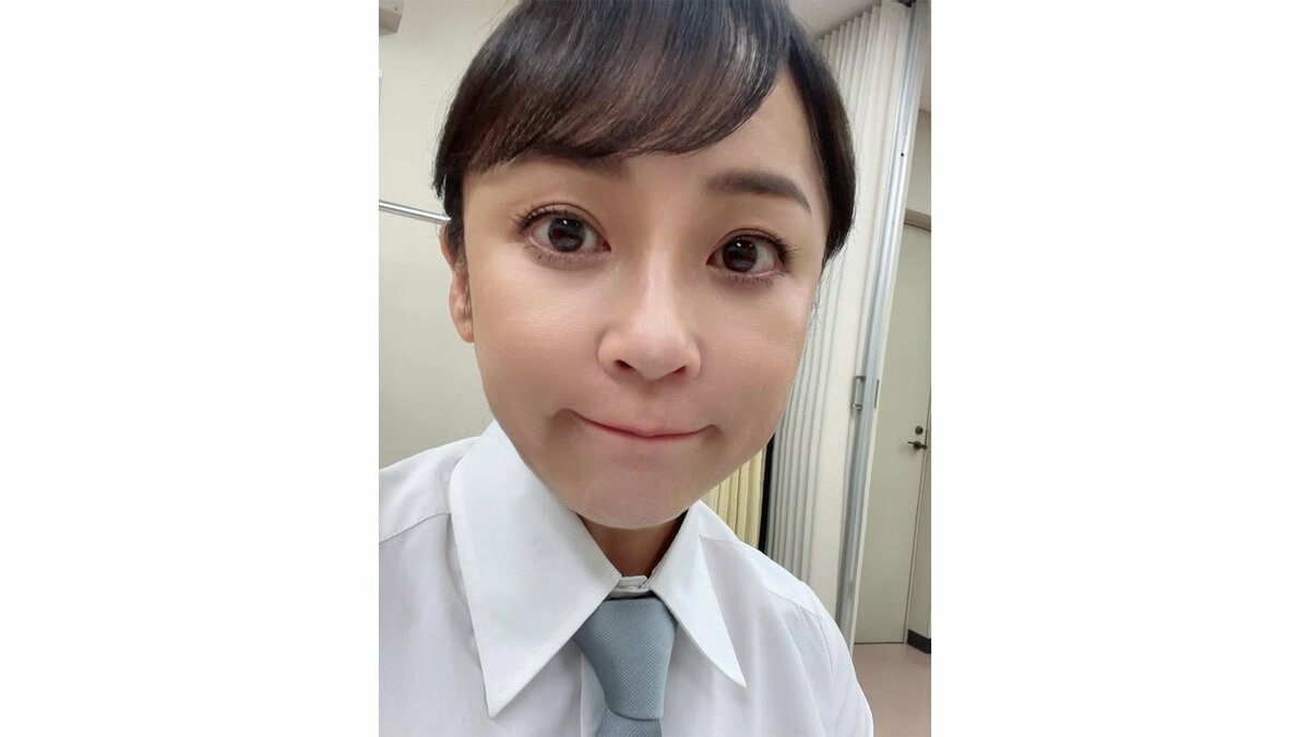 【 佐藤仁美 】 「羽エクステ流行ってるんでしょお？　やろうかなぁ」　40代でロン毛に憧れ最新ヘアトレンドに関心