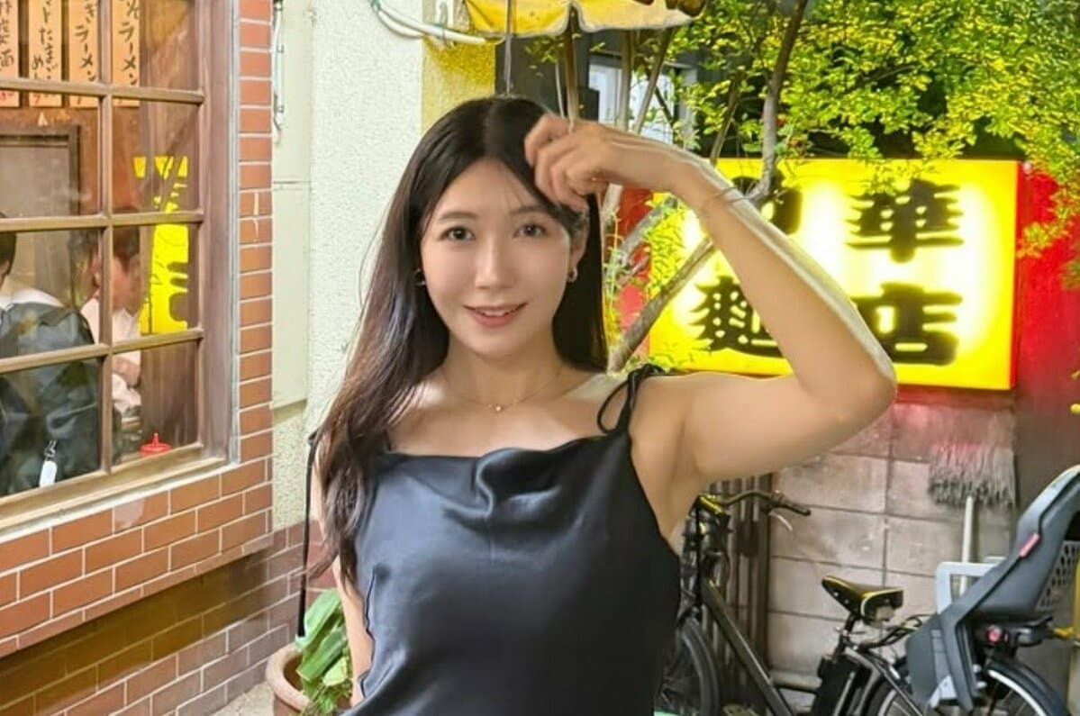 【 穂川果音 】 「そろそろ町中華行きたいなぁ」 黒いドレス姿のオフショット公開