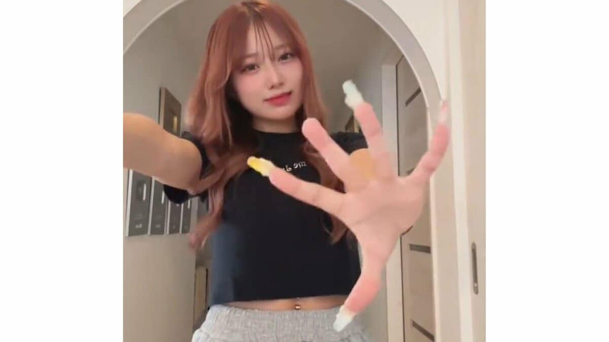 【 辻希美・長女 】希空 「家帰るのが楽しみですぐ帰る」黒クロップドTシャツのおしゃれ部屋着姿でダンスを披露