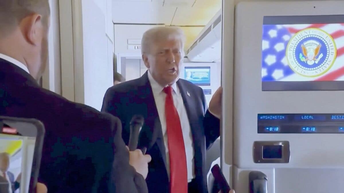 トランプ大統領 ベラルーシと首脳会談 政治犯の釈放に謝意