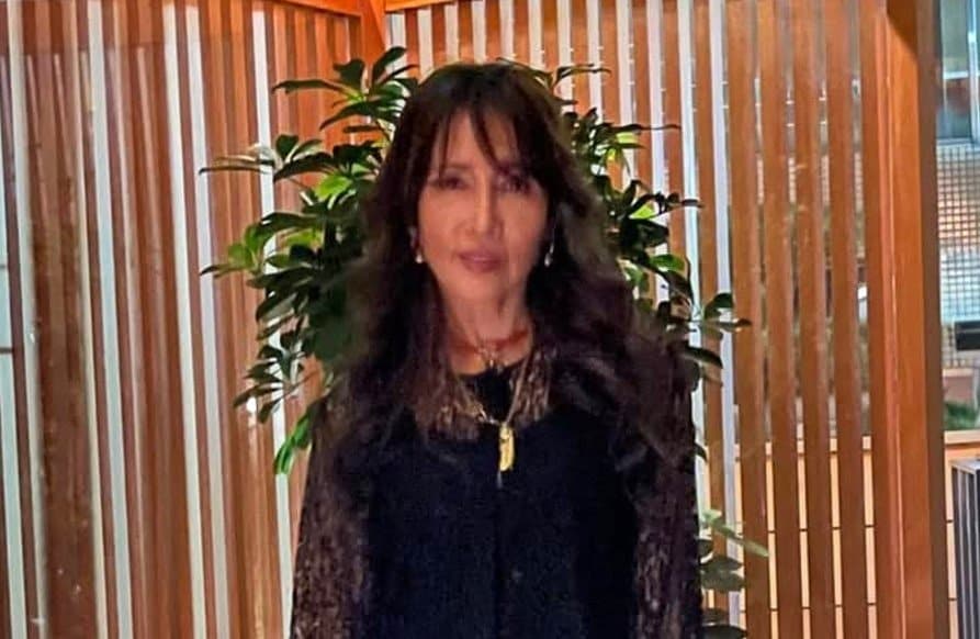 【 工藤静香 】 愛媛・松山市でのライブ無事終了報告 「1列目が近すぎてかなり焦りましたよ」 ヒット曲「Blue Velvet」歌唱動画に反響