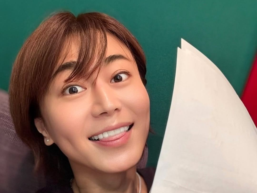 【 氷川きよし 】 「恥ずかしくてお見せできませぬwww」　お茶目なオフショット公開　「歌に全神経集中の日」