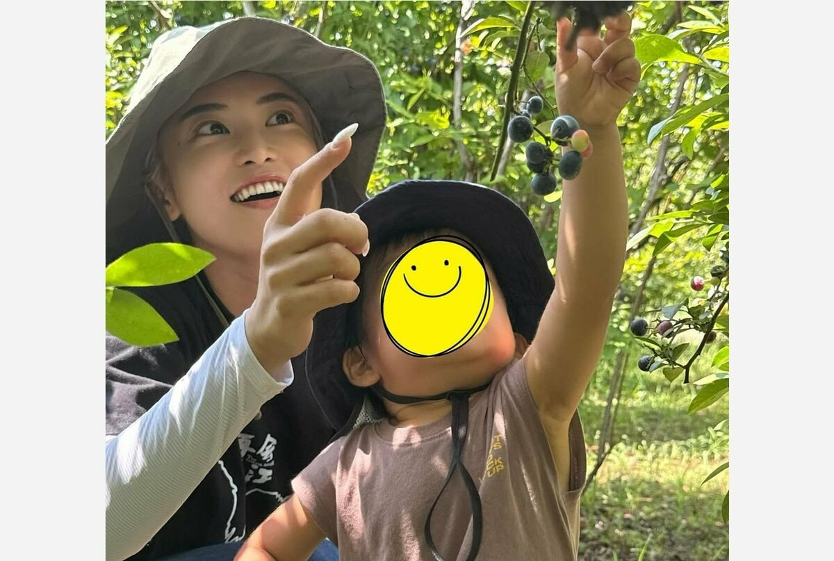 【 小島瑠璃子 】 「子どもが大好きなブルーベリー狩りにいってきました❤」　ＳＮＳに綴る　猛暑でも「短時間でも思い出に残りそうな体験を」