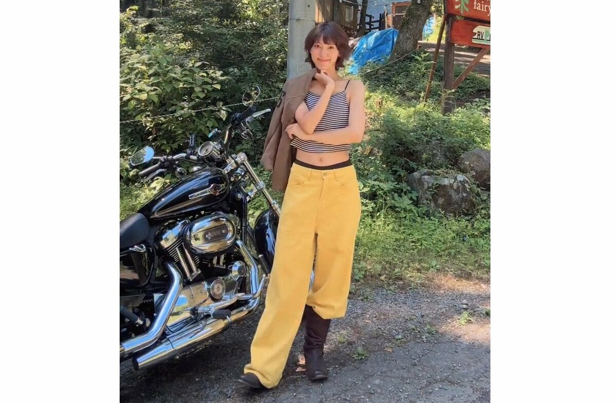 【 笠井海夏子 】　愛車「ハーレーダビッドソン」と　笑顔で２ショット　ファン反響　「ルンルン気分で　めちゃ最高ですね！」