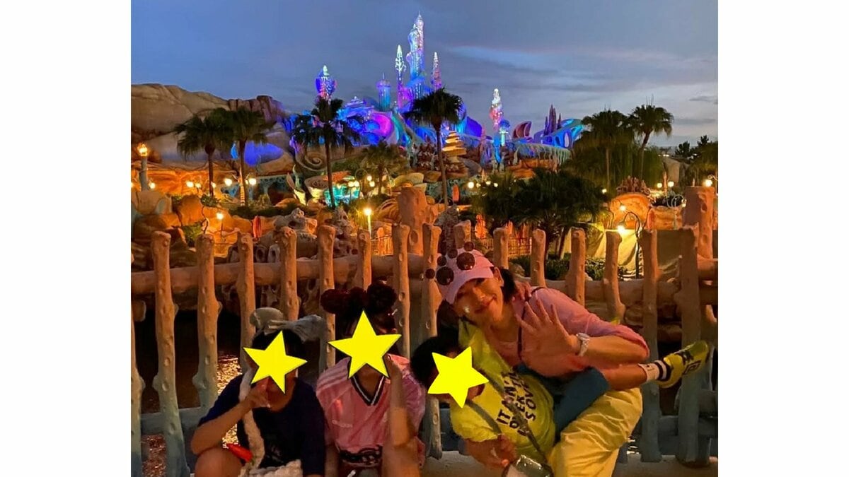 【 矢沢心 】 「子育ても全力です」ディズニーシーでの家族時間 「息子を抱っこできるのもカウントダウン」 母の複雑な思い告白